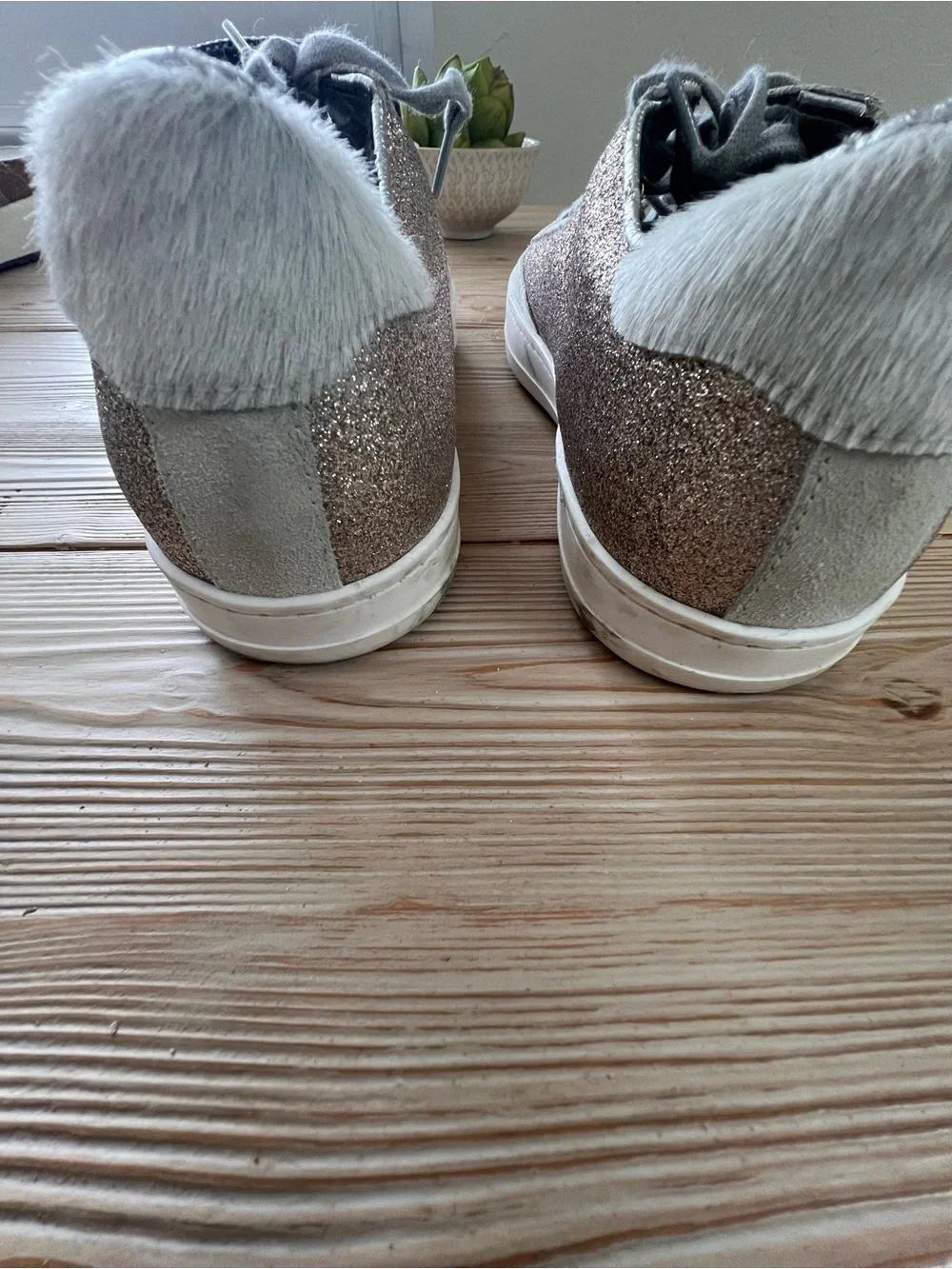 P448 John Gold Glitter Calf Hair Sneakers EU 39 US 8.5 Low Top Lace Up